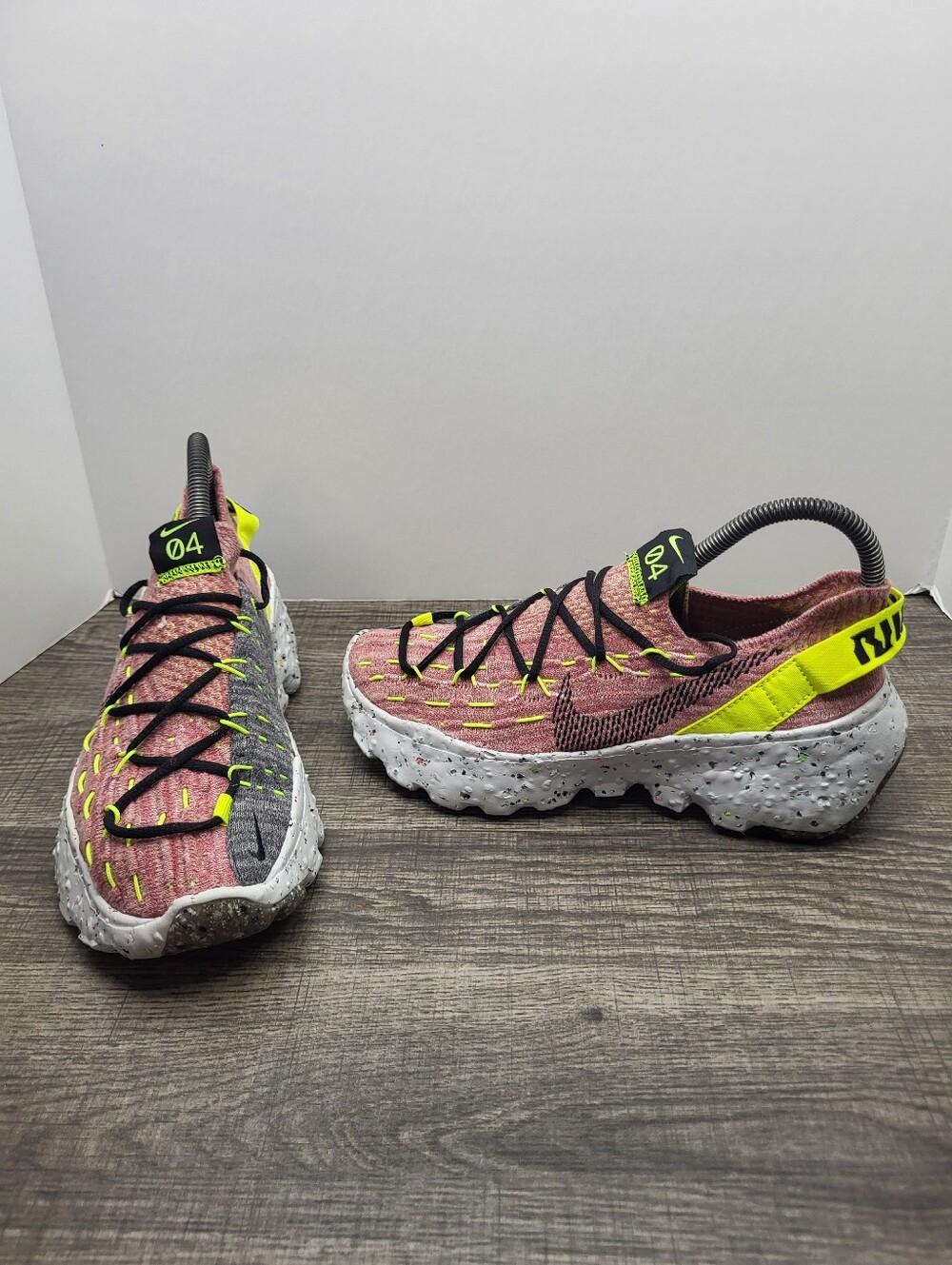 Nike Space Hippie 04 Shoes Womens Size 6.5 Running Lemon Venom Sneakers